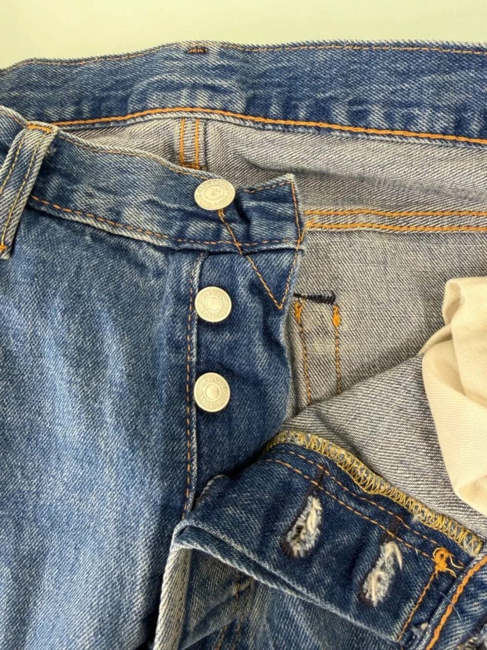 Levis Premium 501 Jeans Mens 34X32 Button Fly Denim Straight Leg Medium Wash